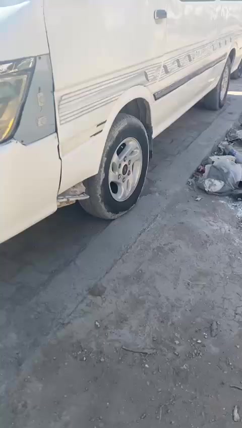 السلام عليكم جنبي سياره مال خط مال شقل سياره حلوه وكاعده مصبوغه احزام جمالية 
سياره حره بس مااندل راعيهاا ابيع بدون سنويه ورقم مكان واسط شحيميه الشراي يتصل ***********السعر ٢٥ ورقه وبيها مجال
