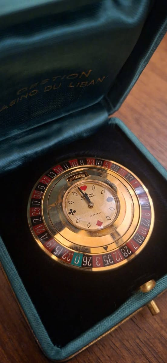 Vintage pocket watch casino du liban 
ساعة جيية انتيك تذكارية اصدار خاص من كازينو لبنان 
المعدن تلبيس ذهب تعمل بشكل منتظم و دقيق جدا نضافة عالية جدا شبه زيرو مع علبتها تعمل بنظام الربط اليدوي


**إذا كنت صاحب هذا الإعلان وتريد حذفه لأي سبب، رجاءا أرسل رسالة إلى الدعم الفني**