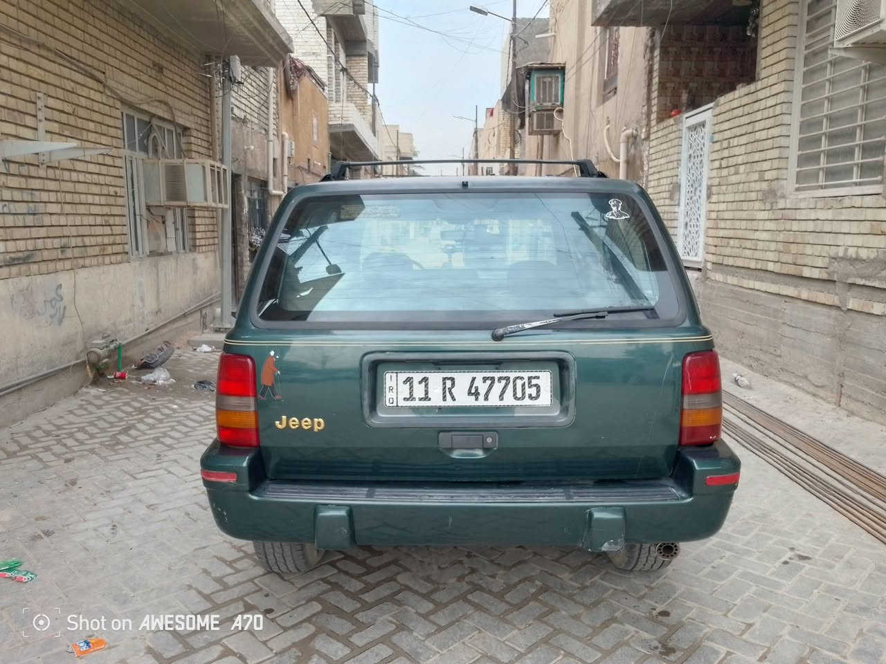 السلام عليكم
جيب شيروكي موديل 1993 
سيارة لا ضربة و لا صبغ بلادية
مكينة بلادية مالتها 6 سلندر 
كير بلادي + مكينة لا تبخير و لا تنقيص 

حدادية و صدر جديدة + تخم تاير.. تبريد تدفئة شغال 
كهربائيات كلها شغالة .... سيارة جاهزة كل نقص ما بيها 

تحويل فوري هزه و رقم انكليزي جديد
السعر 58 ورقة 

العنوان: بغداد . مدينة الصدر قطاع 4 
الهاتف : ***********
