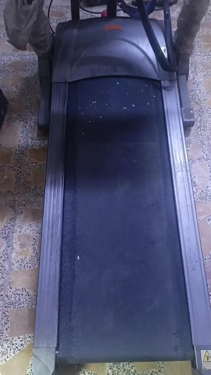 السلام عليكم مصطبة تشتغل اسفل ومعدة   س ٣٥ وجهاز جري نضيف مستعمل مابي اي عطل عدد السرع ١٢  وبي رجاج وتكسير شحوم والسير نضيف والخصبة الجوة نضيفة جهاز فد شي نضيف    س ١٥٠ مكاني بغداد مدينة الصدر وهذا رقمي ***********
