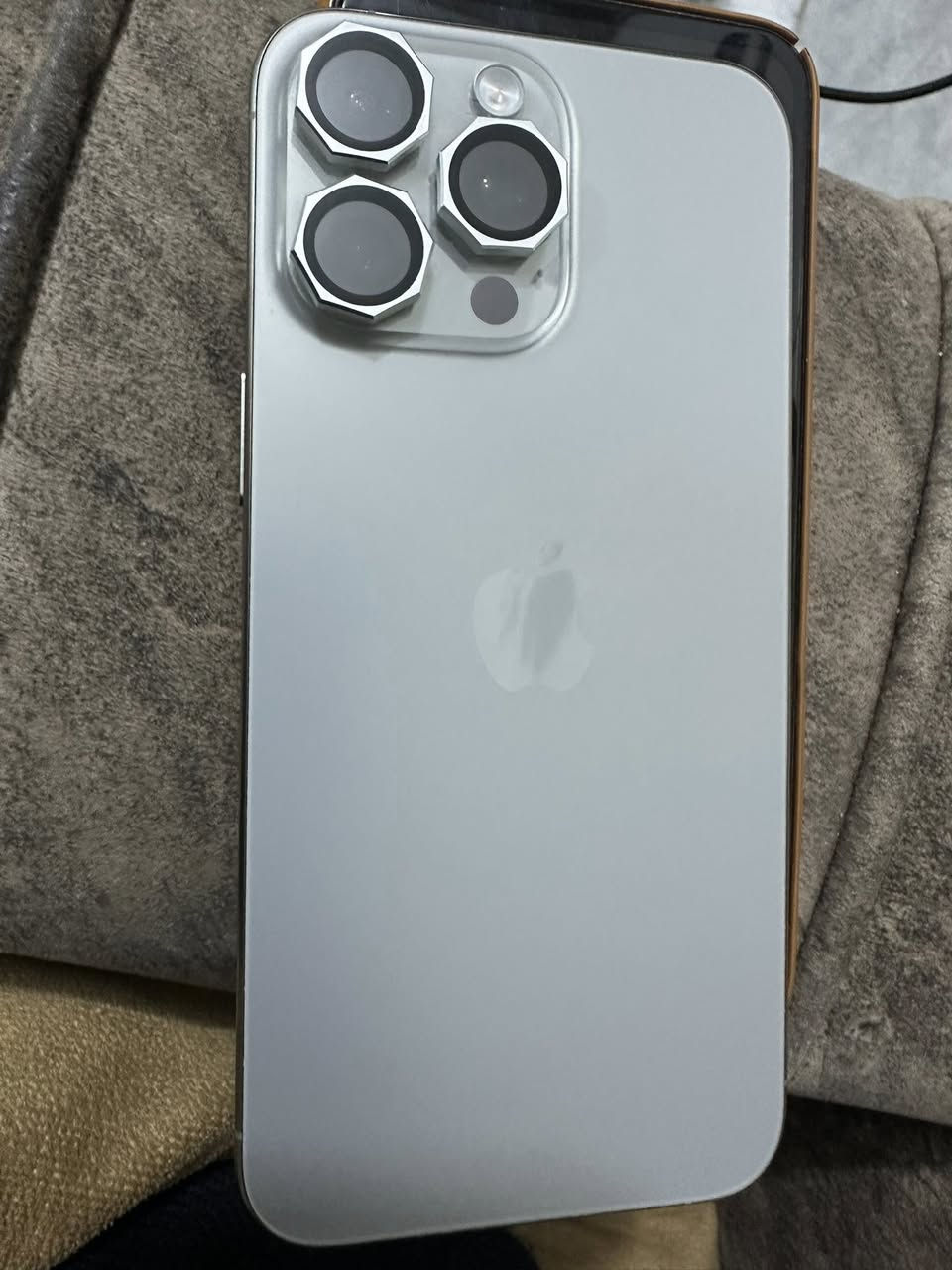 سلام عليكم. 15 برو ماكس شرق اوسط ذاكره256 بطاريه 93جهاز كلش كلش نضيف. سعر 1150 وبي مجال مكاني بلديات الصحفين***********
