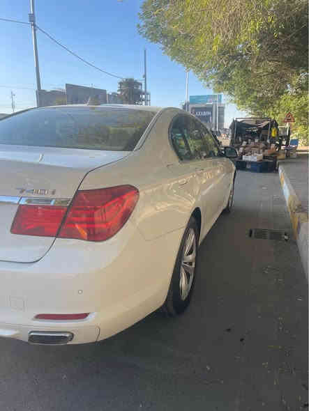 سلام عليكم BMW  740i موديل 2012 حجم المحركV6 وارد أمريكي 🇺🇸 بدون ضرر فقط دعامية بيها صبغ بلعراق صبغ 3 قطعة كلير بدون دواخل ولاشواصي المواصفات فتحة شاشة كامرة خلفية جلد كراسي كهرباء رادار امامي خلفي السيارة جاهزة من كير مكينة صدر تبريد السيارة مشروع وطني بسمي تحويل ثاني يوم العنوان بغداد الحرية للاستفسار الاتصال على الرقم التالي *********** بغداد
