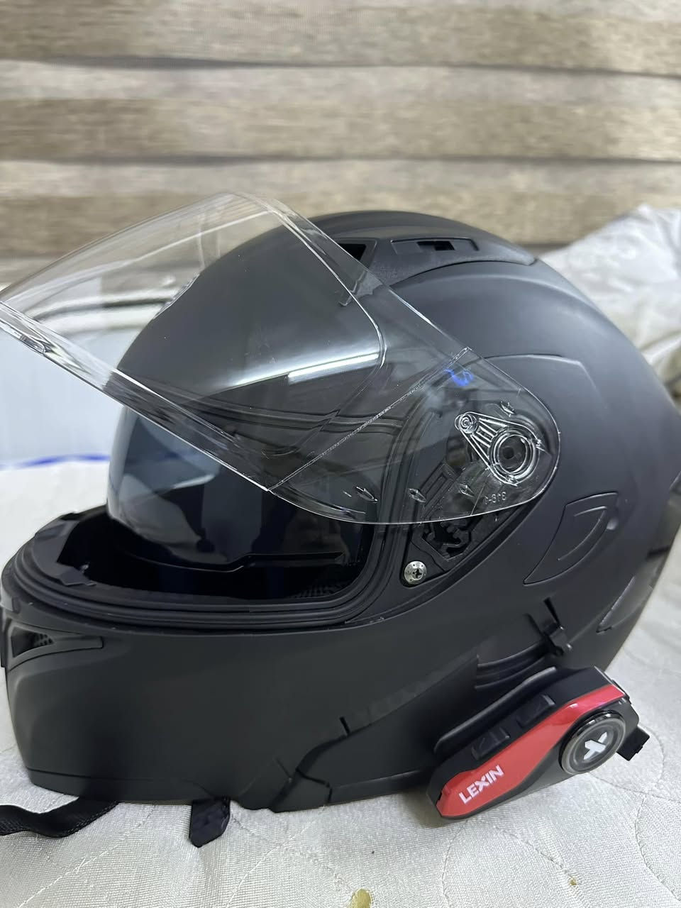 سلام عليكم 
خوذه وسماعه جديد جديد جديد ممستخدم شرط تجي وتشوف النضافه بعينك 
الخوذه حجم xxLفج قلاب شرط قوى ومتانه مشتريها من امزون ماركه RZ سعر 50قفل 

سماعه بلوتوث شرط تجي وتشوف الصوت عالي كلش مايك للاتصال كلش واضح شرط الفحص امزون ماركه LEXINسعر 50
 
مكاني قرب جامعة تكريت ***********
