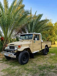 لاندگروز موديل 82 وبأسمي، السعر 35 وبيها مجال 07745712779