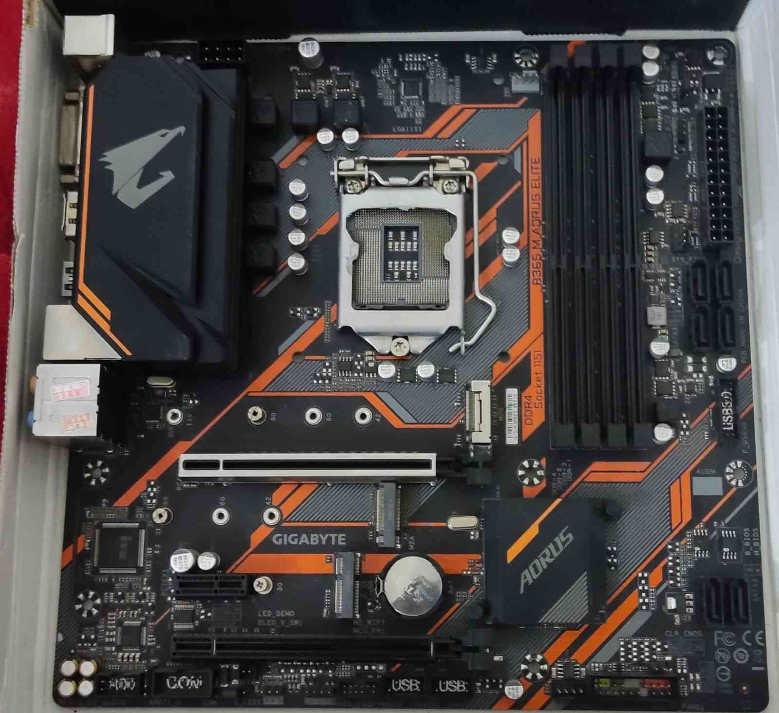 كومبو للبيع معالج انتل i5 9600k و بورد Gigabyte Aorus Elite B365m تقبل جيل ثامن و تاسع و مبرد هوائي rgb 
البورد ينقصها بس الكفر الخلفي io shield و تجي بدون كارتون و المبرد ينقصه backplate الي يتركب عليه المبرد سعره 5 الاف موجود بالصناعة
القطع نظيفة و شغالة و مكفولة من العطل والتصليح
للبيع بسعر 150 الف قفل مكاني بغداد حي الجامعة و توصيل ما عندي 
***********
