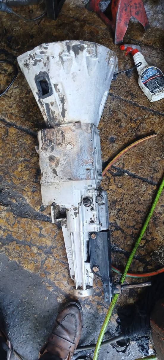 السلام عليكم
محلات الحاج راضي للبيع كير بيجو روى نظيف جدأ وعلى الضمان ومكفول السعر ٢٧٥ الف العنوان بغداد الكراده الحي الصناعي قرب المحكمه محلات الحاج راضي الاتصال ***********امجد
