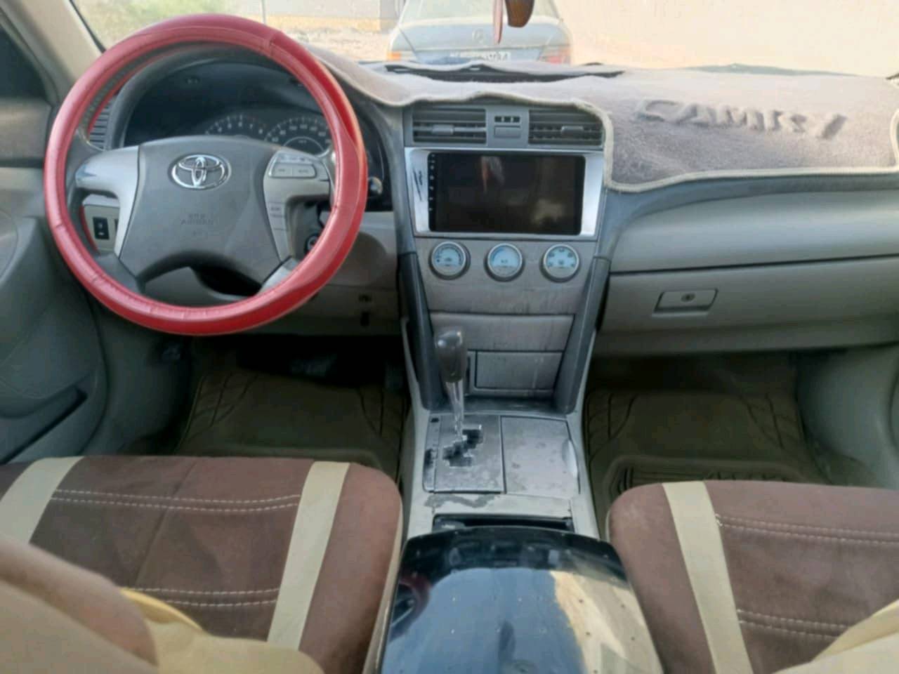 كامري 2008 خليجي رقم احمر بصرة مكانها بالكوت سيارة جاهزة ب٥٥ وبيها مجال بسيط