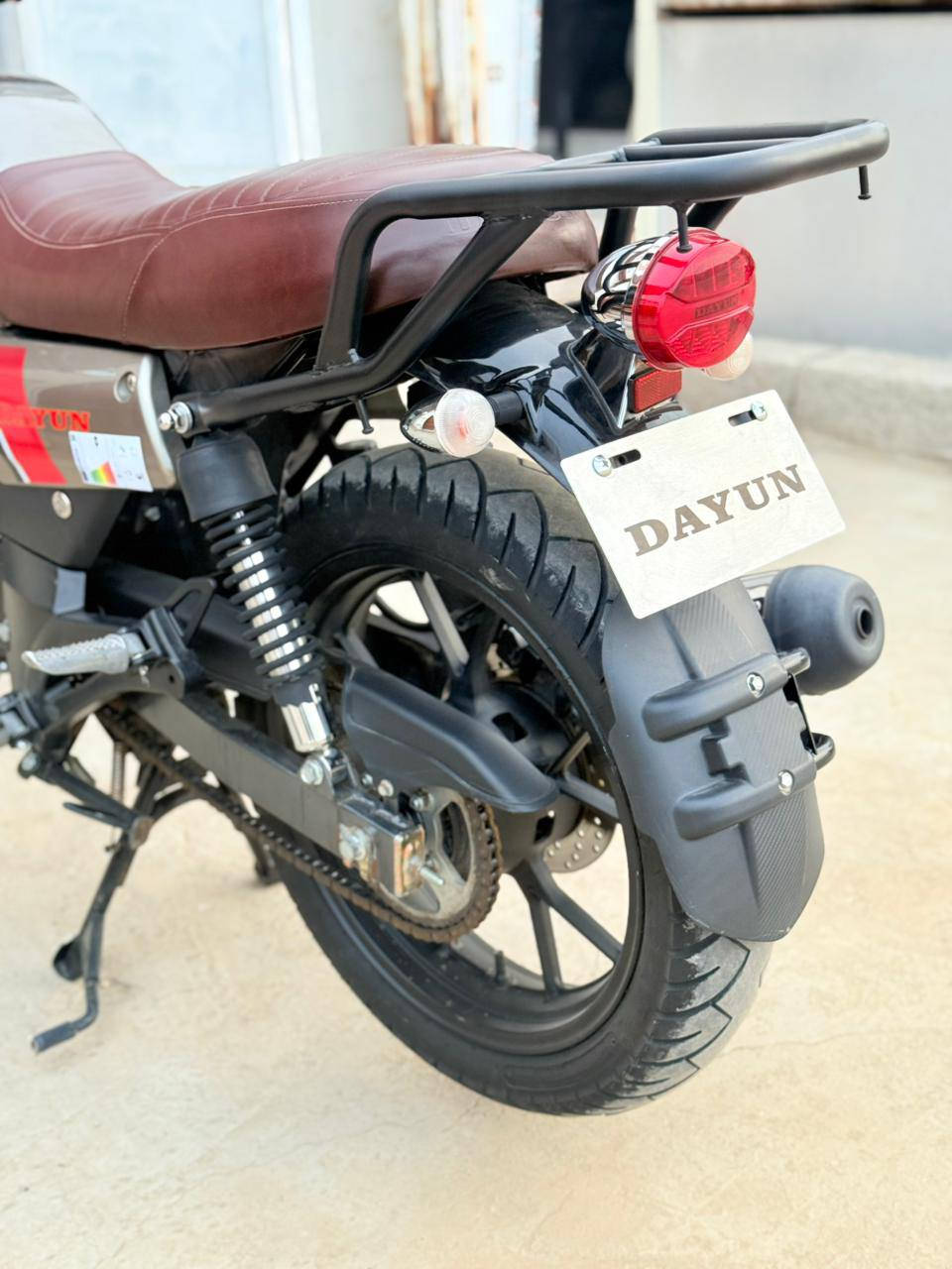 سلام عليكم دراجه للبيع 2024 دايون لايتي مكينه 200 كفاله عامه الدراجه صفر جديده
اوراق استنساخ مكان بابل جبله للتصال ***********
سعر واحد 550وبيه مجال بسيط دراجه تحفه
