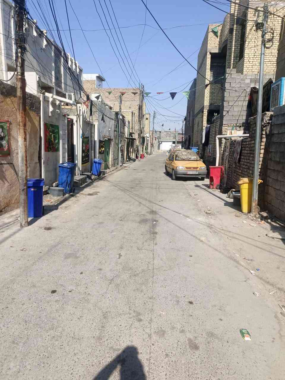 سلام عليكم بيت للبيع
منطقة حي ور  الشيشان قرب السده 
مساحه للبيت ٨٠  واجهته ٤ نزال٢٠ 
كلشي نضامي بل منطقه الصور امامكم 
للتواصل ***********
