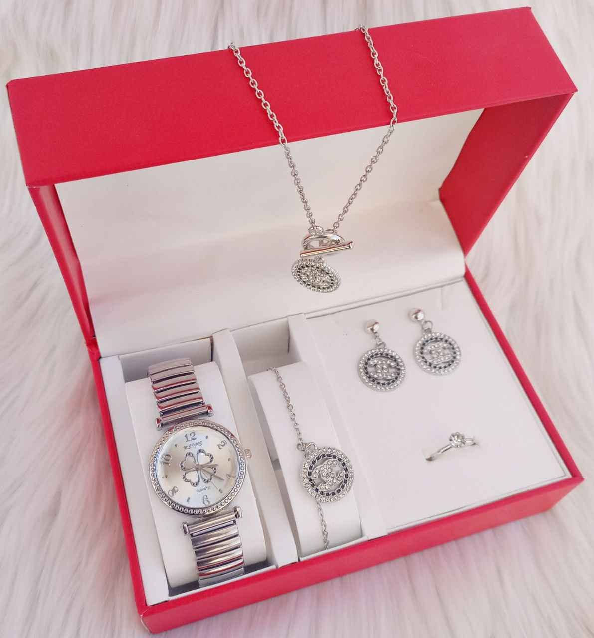 #عروض
اجمل الهدايا رجاليه ونسائيه 🎁
ســعر السيت ب 13 الـف 😍
والتوصيل لجميع المحافظات❤️‍🔥
للحجز والاستفسار مراسلة الصفحة 
اذا مو نفس الي بالصورة توصلك (لا تستلمها) 
ملاحظه: العلبه للعرض يجي السيت بعلبه هدايا حجم صغير ✨
واذا نفس العلبه سعر يختلف 💖 
للاتصال ***********
واتساب ***********
#هدايا_رجالي_نسائي 🔥
#هديه_نسائيه_رجاليه 🍂
#هدية_رجالية_نسائية ✨
#ساعه_ساعات_ساعة 💖 هيت, الأنبار
