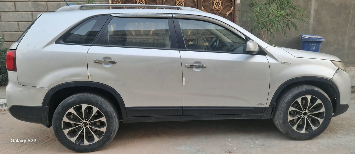 سورنتو مديل 15 خليجي
رقم اربيل وكالة باسمي
6سلندر 
7راكب
بيه قطعتين صبغ بنيد وجاملغ الايسر وباب رش
نص فول
سعر 145 وبيه مجال
مكاني البصرة
للاتصال ***********
