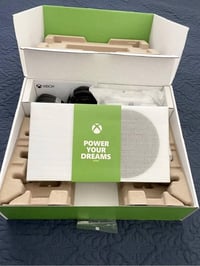 xbox سيريس s • استعمال قليل • جويستك اصلي