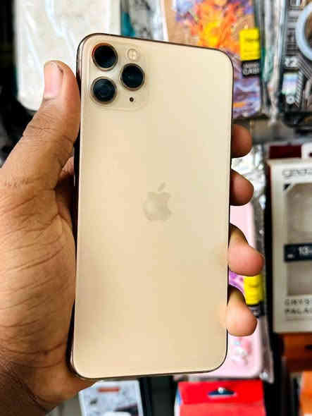 ايفون 11 برو ماكس نضيف ذاكرته 256 مبدل شاشه اصليه نموذج m بطاريته 81% مفتوح تخطي السعر ١٧٥ الف قفل من الاخير بدون عمله مكاني بغداد شهداء البياع ***********
