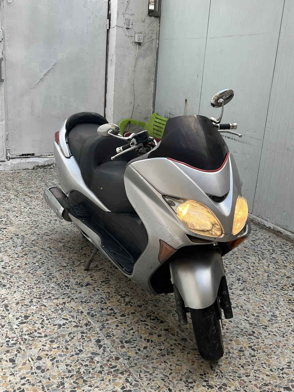 فورزه صفر ثمانيه بصمه
كامله دراجه مكينه ناعمه 
نكره بكل وقت شلعه ومعدل 
مكاني بغداد *********** 
السعر ٨٥٠ الف
