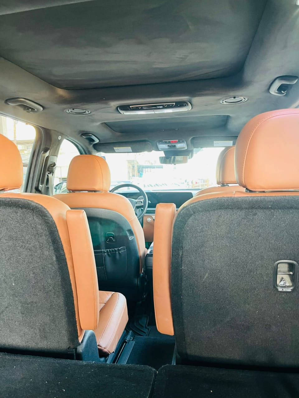 السلام عليكم كيا تيلورايد فئة Xlin موديل 2024 وارد امريكي  داخل جلد عسلي كشن منفصل 
سياره فول مواصفات 1/1 5كامرات ماشيه 15٫000 رقم بغدادبأسمي تحويل مباشر 
⚠️مواصفات 
كشنات جلد 
كشنات منفصله 
كشنات تدفئه تبريد 
كشنات ذاكره خزن 
بانوراما قطعتين 
ويل جبير 
جنطه كهرباء 
سياره هواي بعد بيه مواصفات عنوان بغداد مدينة الصدر السعر 328 وبيه مجال هـ***********
