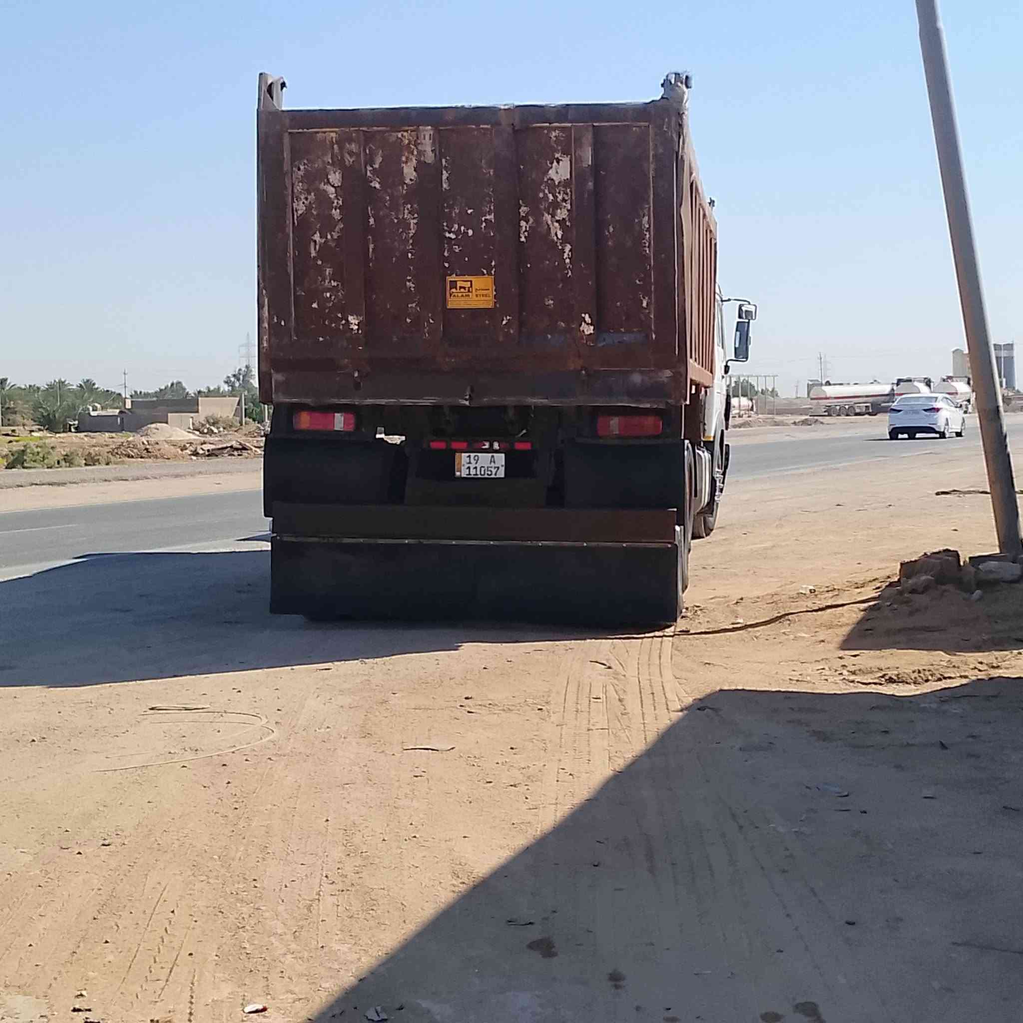 نالبي موديل 89مسجل 91بسنويه مكينه 35جديده گير 160 شاصي محور طويل مكفول عربانه علم 2007تباع راس وعربه وينباع بس راس مربوطه غلاب بسمي وسياره جاهزه  مكلف بنشر رقم صاحب سياره *********** المكان السماوه
