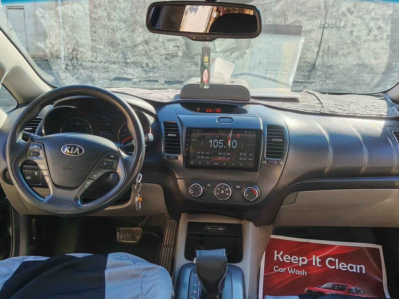 السلام عليكم كيا فورتي وارد امريكي البيع فقط دون مراوس السياره حادث القبغ الصندوك مبدل ولجاملغ جهت ليسر مصبوغ البجم كبس سياره جديده ماشيه 116ميل السنويه بسمي ل 2030
 تخم تاير جديد 
صدر جديد 
كير مكينه مكفولات 
تبريد شغال 
السعر 110وبي مجال 
لاتصال ***********
