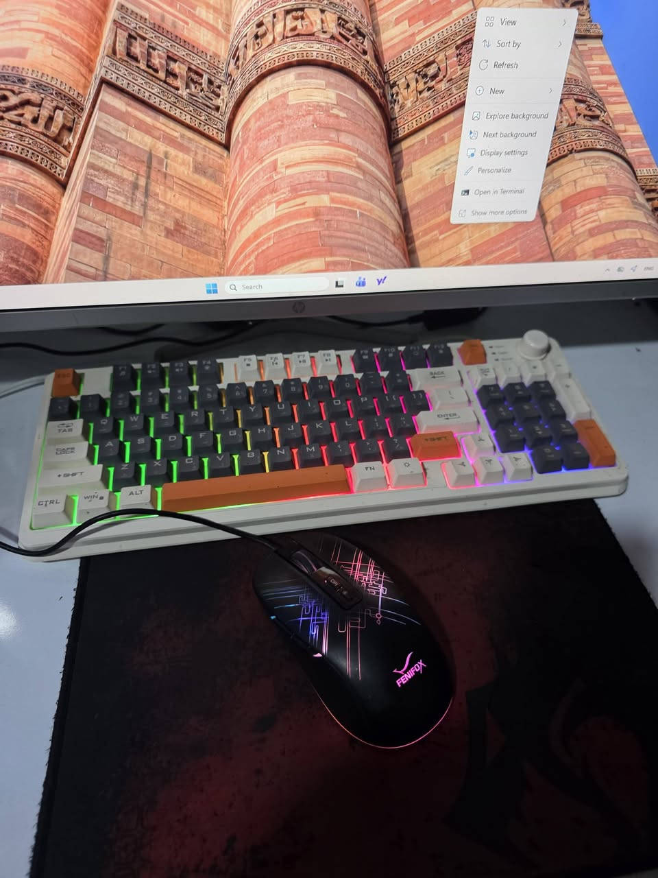 Pc اخت جديد  i5 13 400F (RTX2060 suoper)( r 32g (ssd512 m2  مذر بوردZ790  ابيض شاشه27 كيبورد   ميكانيك وماوس   *********** البصرة سعر مليون و300
