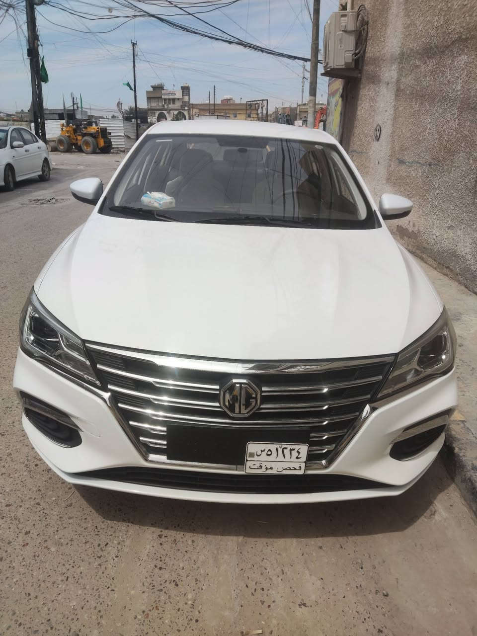 سلام عليكم.ام جي 5 للبيع زيرو ماشي 2400 ما مرقم يترقم بغداد بعده بدهن الشركة رايده ب14مليون قفل رقمي *********** واتساب وشكرا
