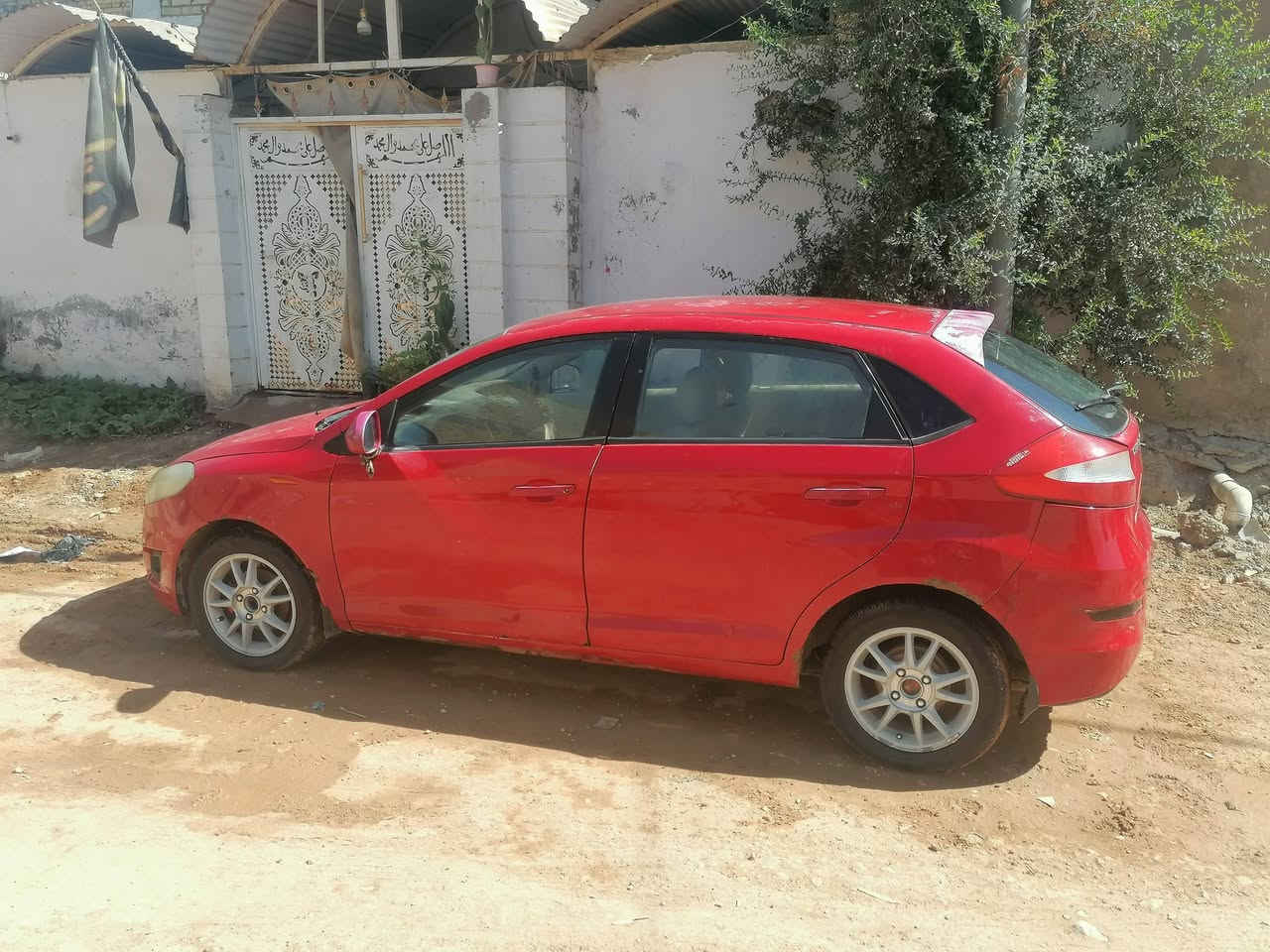 سلام عليكم شيري فلاوين البيع مكرك جديد تخم تاير باتري جديد حداديه جديد عوزه ترتيب بصيط هلالت سنويه جديده رقم دولي قادسيه سعر ٣٥ بيه مجال قليل مكان ديوانيه  رقم ***********
