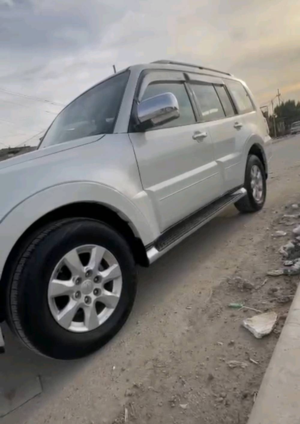 السلام عليكم باجيرو حبتور موديل 2014 مكانه بغداد حي طارق شارع القديم رقم بغداد انگليزي السياره بسمي تحويل ثاني يوم سونار موجود السعر 160 بي مجال قليل 