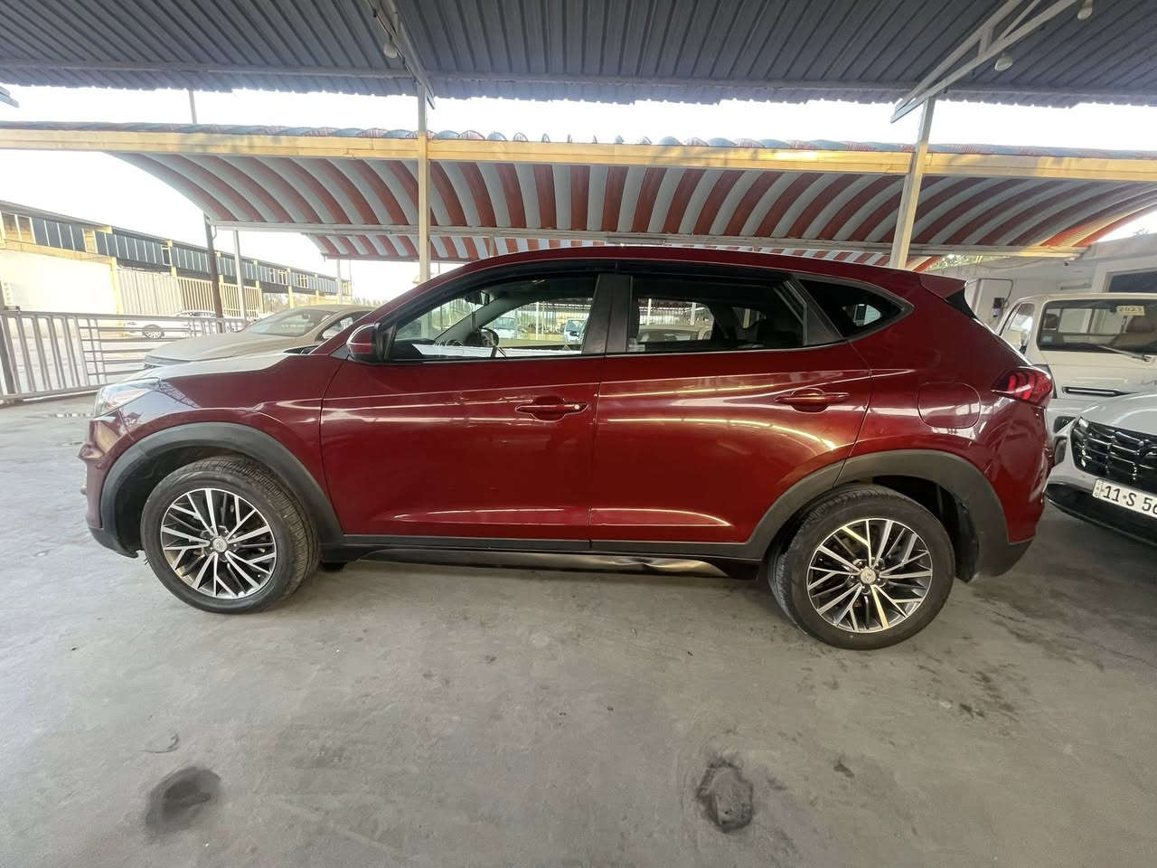 السلام عليكم
توسان موديل 2019 امريكي السياره جاهزه من كل النواحي مكينه كير تبريد تخم تاير صدر حداديه كل جاهز رقم بغداد الجديد وسنويه جديده بيه صبغ قطعه فقط الباقي كفاله عامه السياره مال جناي الف ما ذب عليه السعر152وبيه مجال الشراي 

***********متوفر وتساب
