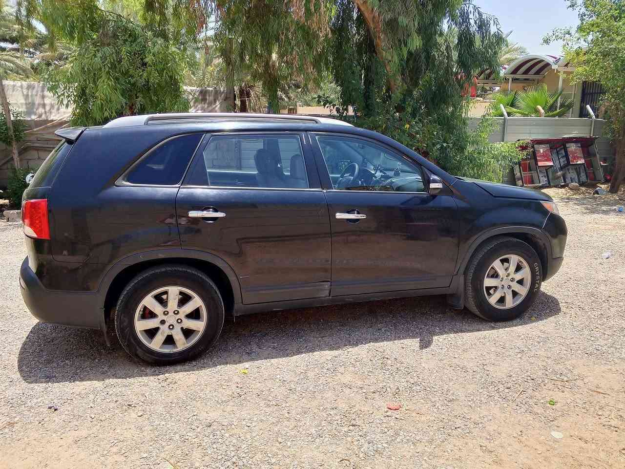 سورنتة 13امريكي محرك 2400 تبريد قطعتين ثلج حادثها فقط چاملغ وبنيد بدون تبديل السيارة بسمي للاستفسار ***********
