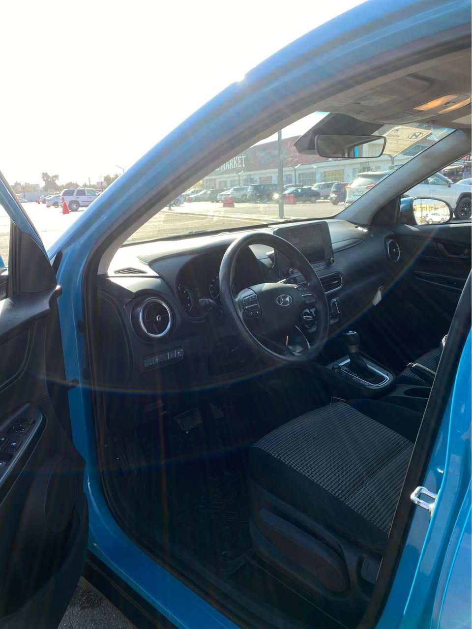 من رخصة الادمنية.    كونا ٢٠٢٢ ماشية ١٧ الف ميل رقم الدولي جديد وهزة جديدة مواصفات اعتيادية رادار امامي تحديد مسار  اوتو هولد شاشة جبيرة تدعم كار بلي ثلاث انظمة قيادة لد نهاري وبقي الامور المعروفة محرك ألفين دوش صور الحادث مرفقة مع السونار مكاني بغداد شهداء السعر ١٤٣ ورقة وبيهة مجال البياع للاستفسار سيف السعر  *********** بيع او مرارس حسب القناعه بغداد, العراق
