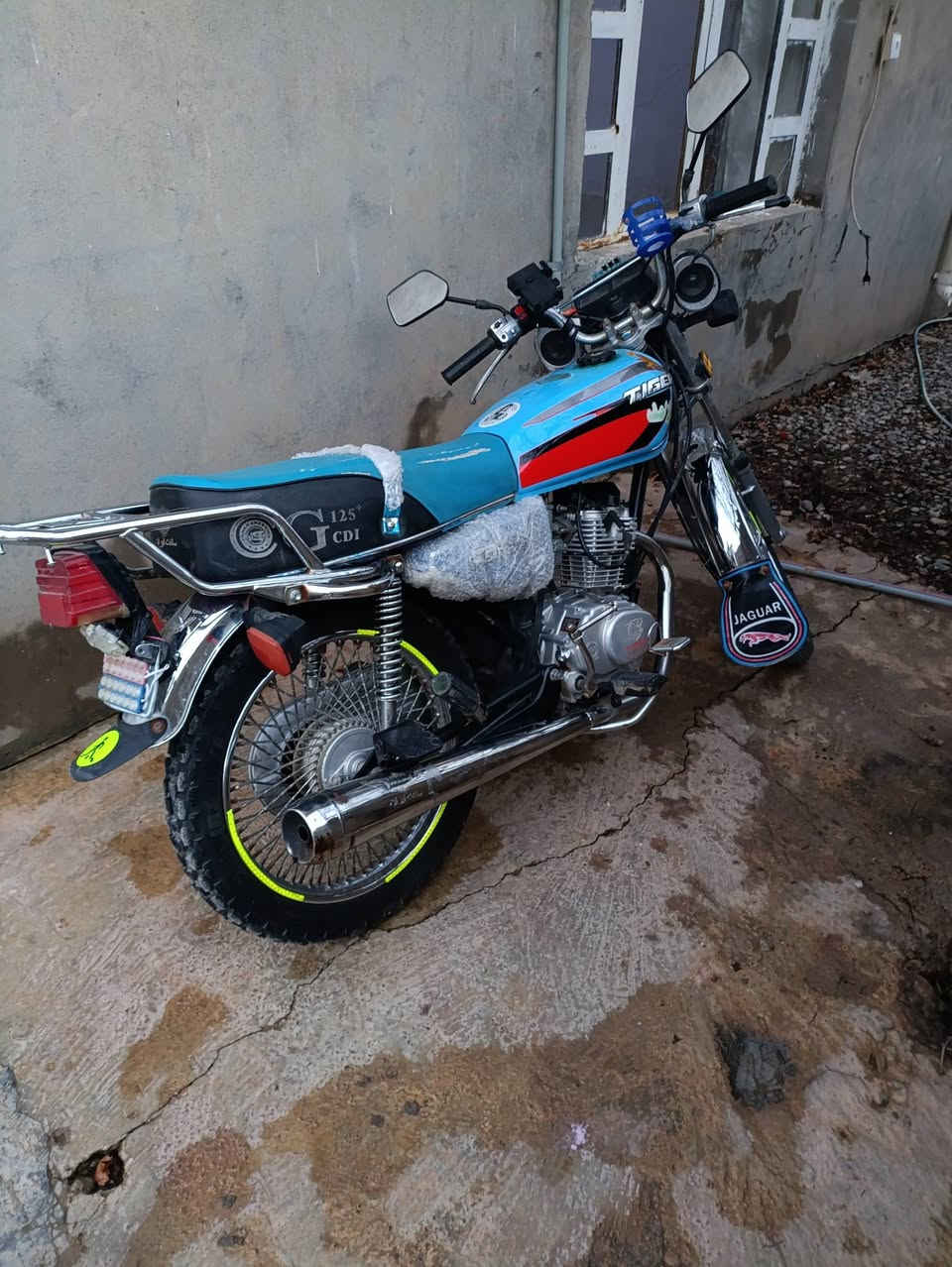 السلام عليكم ماطور للبيع تايگر موديل 2021 محرك ما مفتوح شرط كلو بلادي ماطور نضيف حيل السعر 425 وبي مجال للطيبين استفسار ع الرقم ***********
