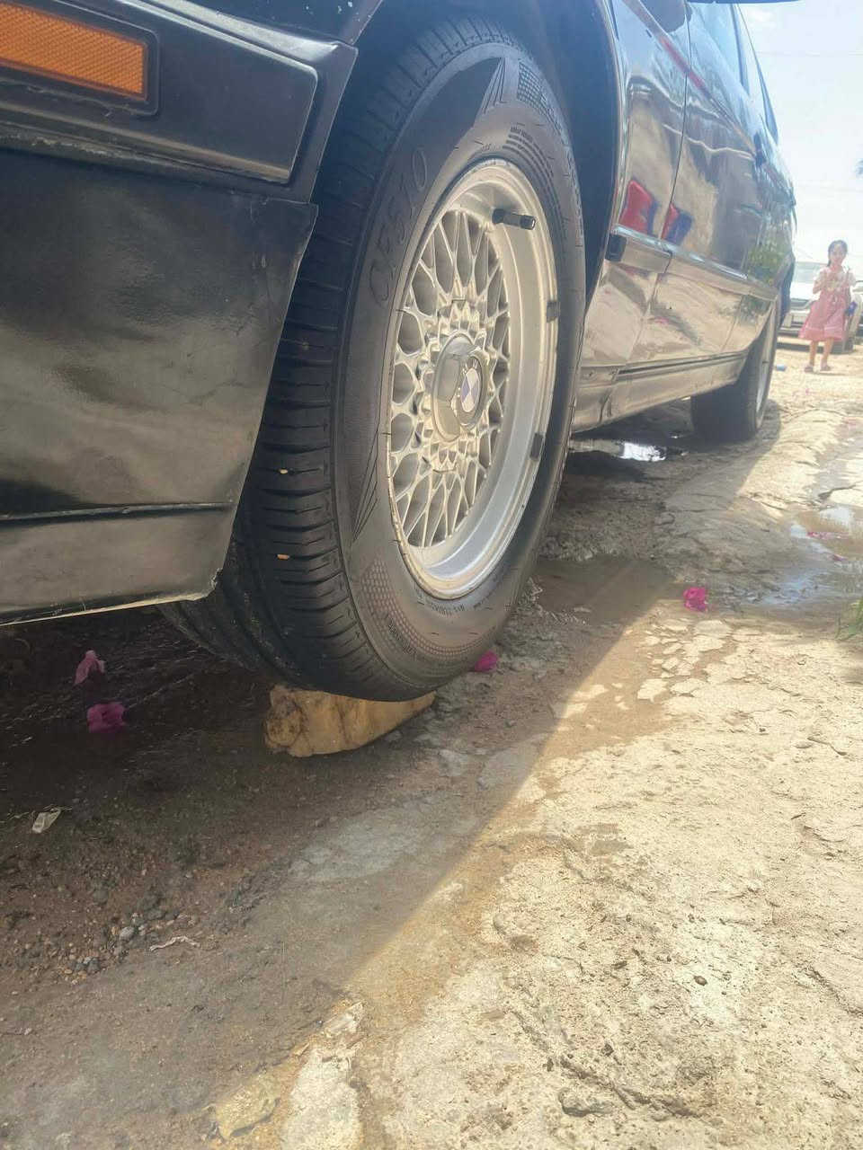 يابه اليوم جايبلكم سيارة مال كشخه وسرعه ورزانه وملك الشارع الشبابيه ترهم لكلهن 535 مكينه وكير وحداديه ورة وكدام واكسل وتخم تاير وغرفه جلد كهربائيات كله جديد سلايد روف (فتحة بالقمارة) السيارة احلى من الصور كشرها بالكارتون كبل للشارع  مامتعوبه عوزها بس تبريد وخيال معدل رقم بغداد دولي صاحبها جيراني شرط ما تتكاتب اله تواجهه مكينه البلاديه مفتوح وسعرها مناسب ب ٦٥ وبيها مجال مكان السيارة النجف المناذرة للاستفسار *********** اتصال + واتساب
