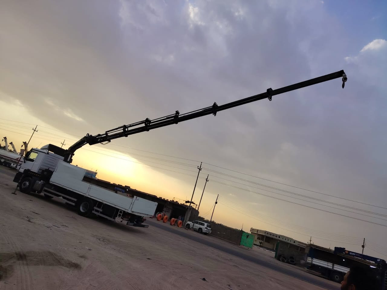 اكتروز موديل ٢٠١١سنويه جديده  كرين موديل ٢٠٠٨فول سيفتي ٥سلايت واحد يدوي الكرين ٨طن لليع ***********
