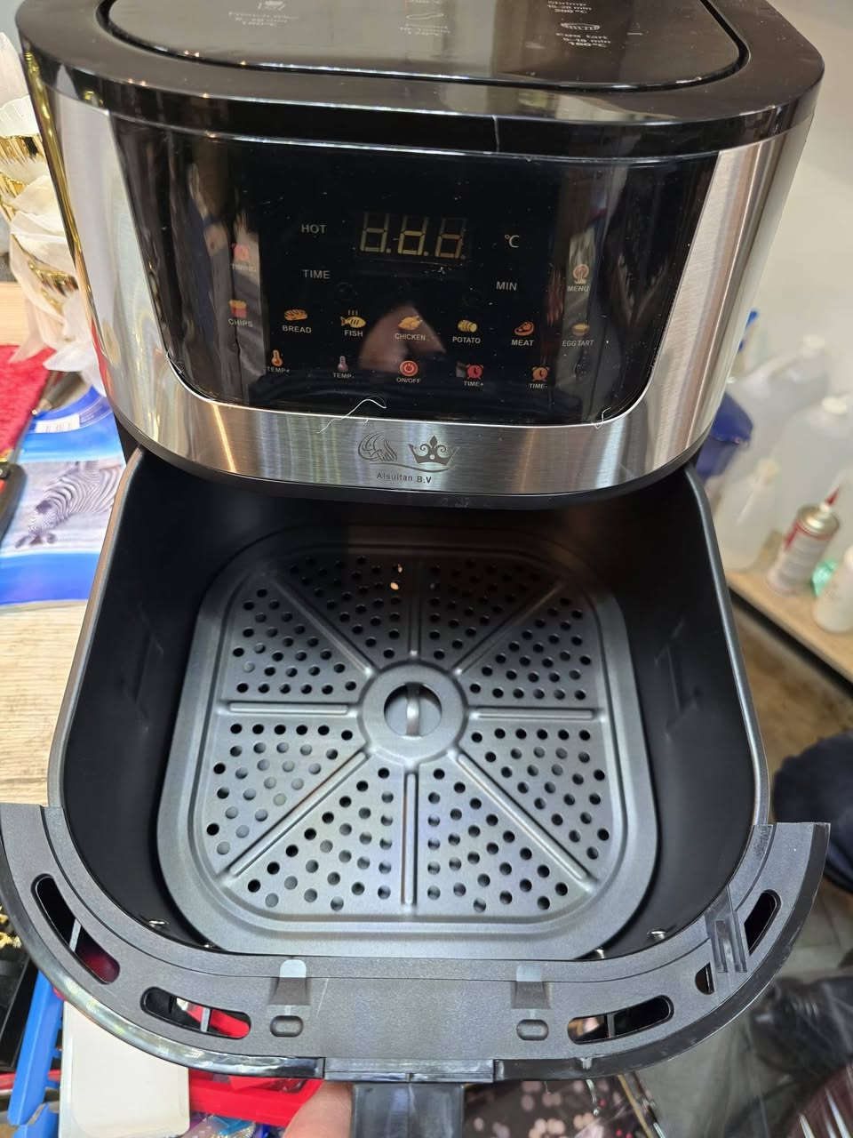 قلاية هوائية حجم كبير ونوعية تقيلة👌👌
السعر...التواصل على المسنجر


**إذا كنت صاحب هذا الإعلان وتريد حذفه لأي سبب، رجاءا أرسل رسالة إلى الدعم الفني**