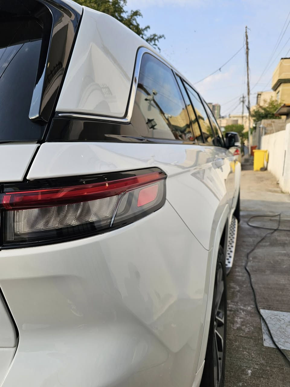 كامرات 360
كامره حراريه رؤيه ليلية
نظام نقطه عمياء وهيترات للجامه الجانبيه
حساسات امامي خلفي
رادار امامي خلفي
دخول ذكي تشغيل عن بعد
اناره تفاعليه
نظام تثبيت مسار السيارة
مقاعد جلد
المقاعد تدفئه تبريد و مساج
تحكم ستيرن ٤ جات وتدفئه للمقود
ثلاث شاشات والجامه الوسطيه كامره
نظام هايدروليك للتحكم بمستوى ارتفاع السياره
انظمه قياده للدفع الرباعي 4X4
شاشه تدعم ال hdmi 
نظام اندرويد اوتو وابل كار بلي وايرلس
سستم سماعات alpine 
كشنات خزن ميموري 3 وضعيات
حساس ضغط الاطارات
تبريد قطعتين
محرك 3600 بنتاستار
السياره مغلفه ppf
ماشيه 40 الف كيلومتر
السعر ٤٦٥٠٠$
بغداد حي الاعلام 
‭٠٧٨٣ ٢٨٢ ٥٠٨٠‬
مكلف بالنشر !!!!!!!!!
