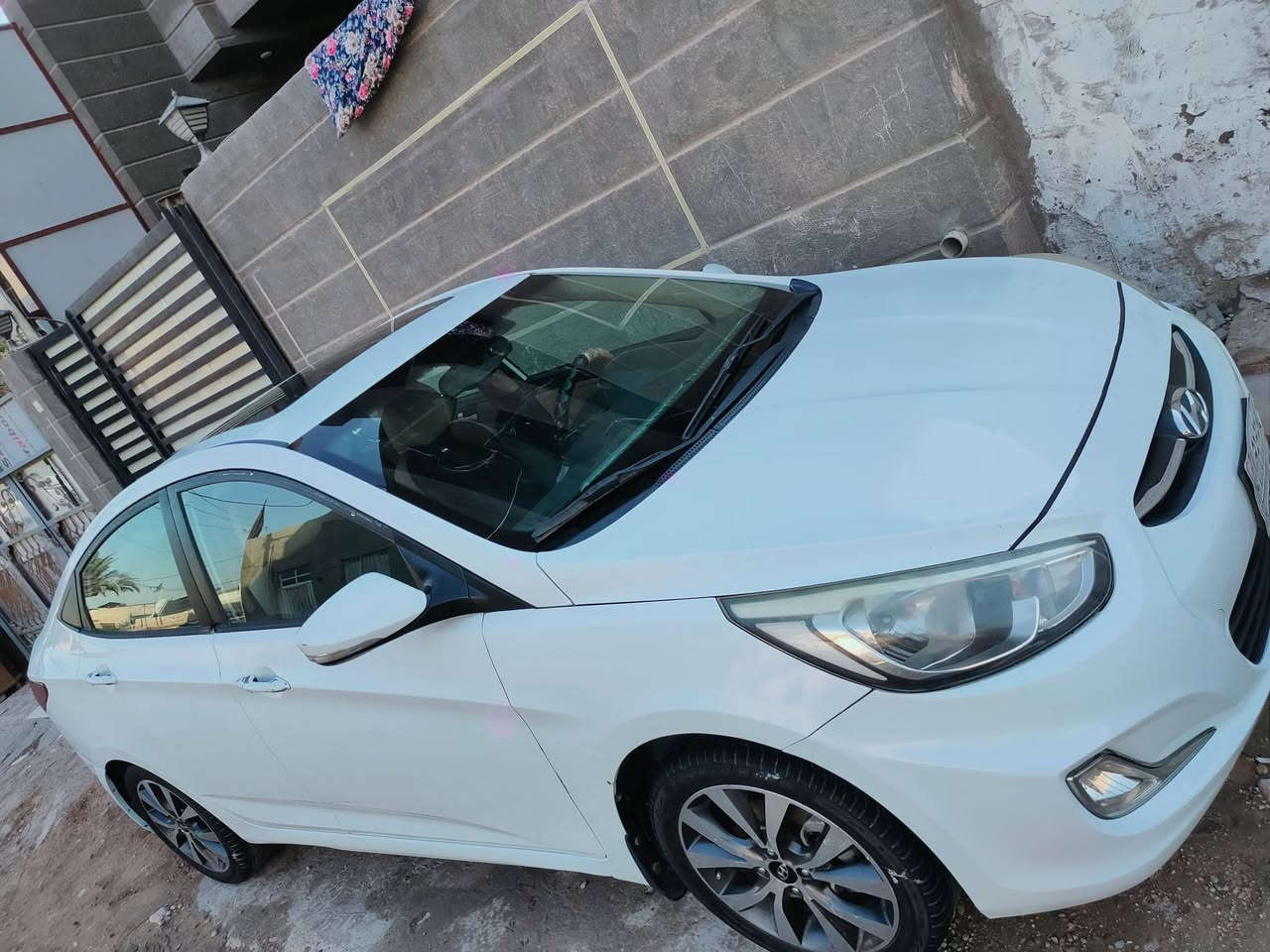 اكسنت 2016 رقم بابل السياره حلوه مكينه وكير وحداديه وتخم تاير وباتري جديد والسونار مرفق سعرها 100 وبيها مجال بسيط مكانها بابل ***********
