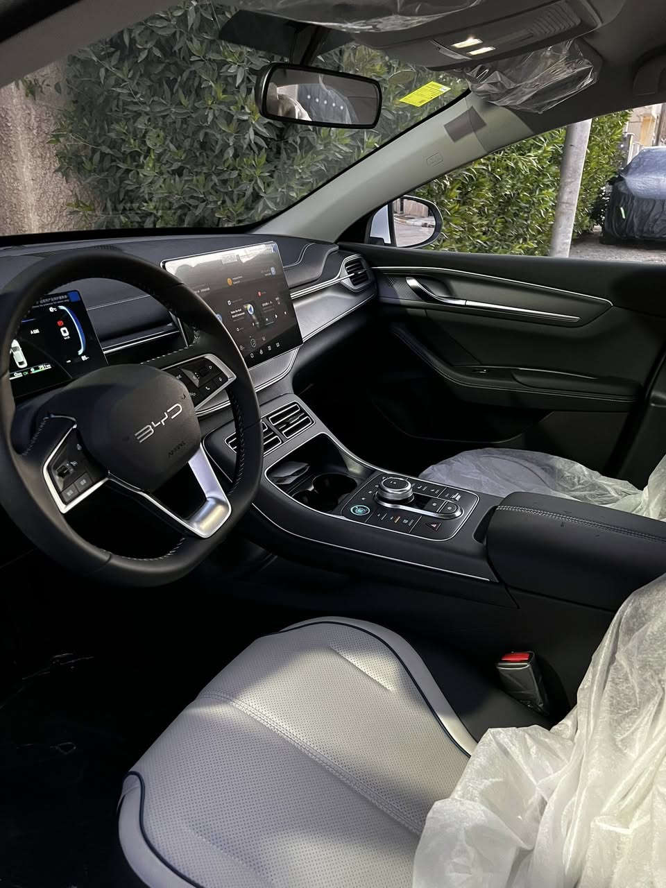 السلام عليكم
للبيع مرقم بغداد ، تحويل مباشر ، زيرو ، كفالة عامة ،

BYD ديستروير  2025  05  

السعر : ...،20،500 مليون دينار 

.ابرز مواصفات السيارة
زيرو، بصمة، 
كروز سرعة، 
شاشة دوارة،
 لايت زينون، 
حساسات خلفية، 
كاميرا خلفية، 
تبريد قطعتين، 
كشنات رياضية جلد ابيض، 
ويل R16، 
اشاير المري، 
كير ماوس، 
تحكمات ستيرن،
.انظمة القيادة
 محرك 1500 هايبرد، 
كهرباء ،
بانزين ،

 ملاحظة : جميع المحقات مع السيارات 
العنوان 📍
بغداد شارع فلسطين ، حي المستنصرية

للتواصل : ***********
