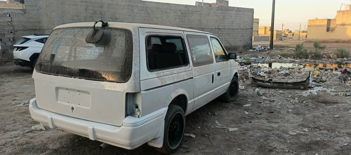 السلام عليكم السياره البيع السعر ٣٥ ورقه
المكان بغداد جسر ديالى الجديد رقم السياره بابل راعيه بصفي 
ايريد تحويل تحويله بل رستميه كبل عقد مروري 
السياره نقصه كهرباي أشد لايت بك لايت شغلات خفيفه
السياره تعمير جديد درجه أوله صبغ تنكجي دوشمه 
***********
