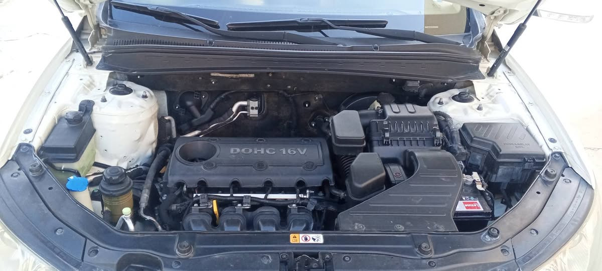 السلام عليكم....  سنتافي موديل 2012 خليجي مكفولة كفالة عامة من التبديل والصبغ والبارد محرك 2400 على وضع الشركة بدون فتح أو صرف او بخار ماشية 133كيلو متر حقيقي فتحة سقف شاشة كبيرة رقم سليمانية سنوية ورقم جديدة 2030 باسمي تحؤيل ثاني يوم 
تبريد ثلج تدفئة مناقصه برغي السعر 150 العنوان ديالى جلولاء رقم الهاتف 
***********
