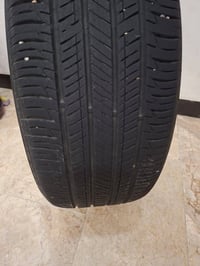 تاير هانكوك مال سيارة بلادي حجم 215/55/17 نظيف مابيه لا ركعة ولا فتيلة...