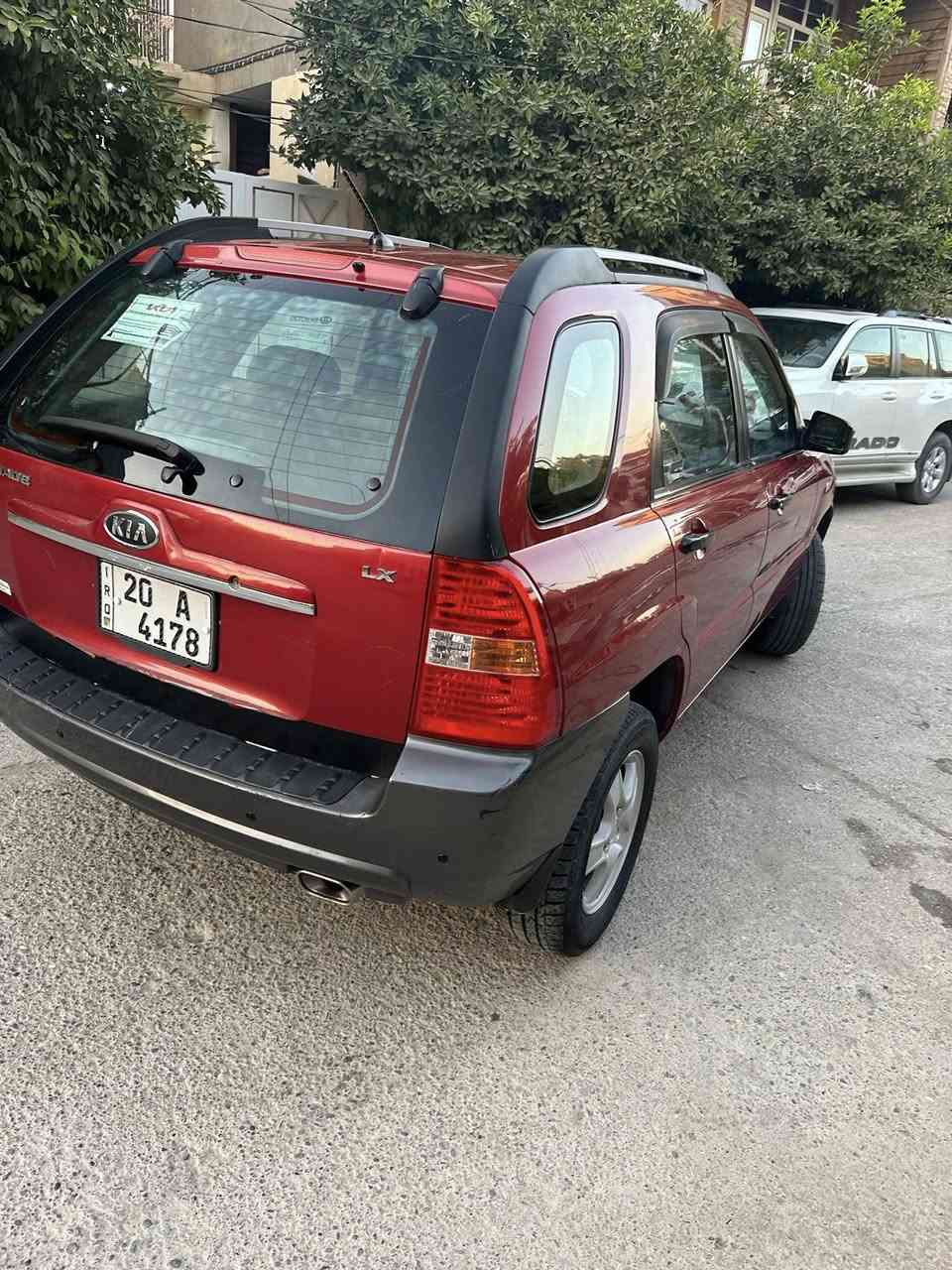 السلام عليكم ورحمة الله وبركاته 
سبورتج 2008 خليجي LX
بدون صبغ 
رقم ديالى 
مكان ديالى بعقوبة 
سعر 115 وبيه مجال
اتصال 
***********
