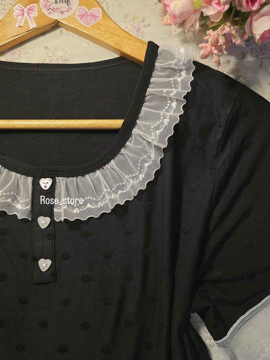تراك الاسود الانيق 💫🖤
لونه اسود فاحم 
فري سايز 
خامة قطنية ناعمة 
السعر ١٥ الف فقط 
التوصيل متوفر لكافة محافظات 
للحجز والاستفسار مراسلة الدايركت 🩷💫


**إذا كنت صاحب هذا الإعلان وتريد حذفه لأي سبب، رجاءا أرسل رسالة إلى الدعم الفني**