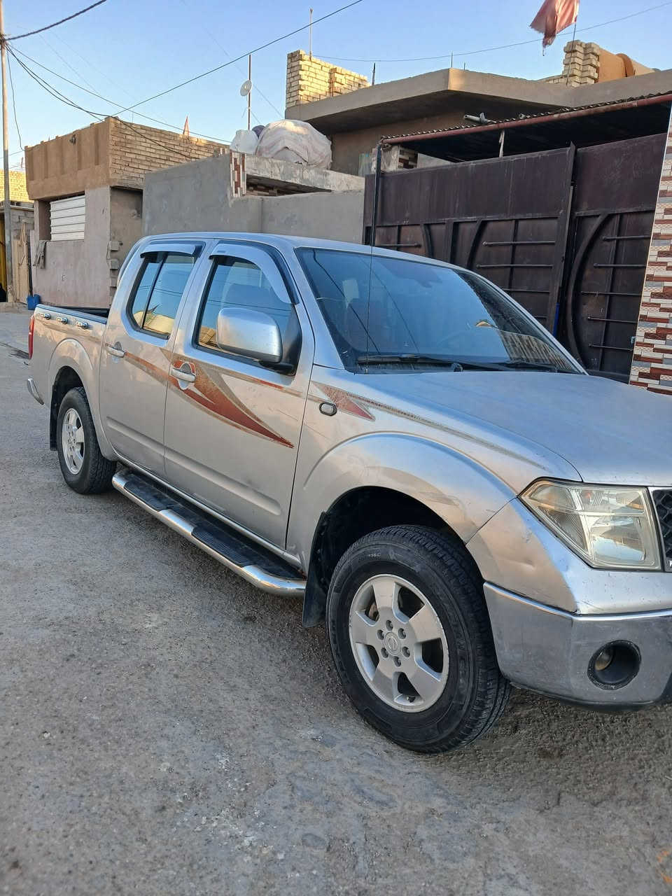 نيفاره موديل 2009محرك وكير خير من الله  كير اوتوماتيك سعر 75وبيه مجال قليل رقم ***********
