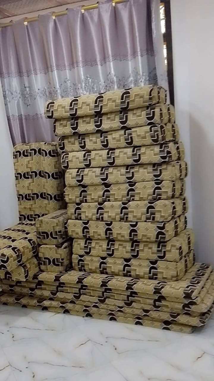 السلام عليكم ديوان للبيع كامل ٧ دواشك السعر ١٦٠ وابيها مجاي سوق الشيوخ   ***********
