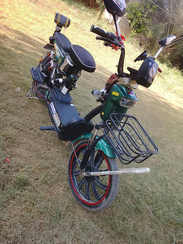 سلام عليكم دراجه شحن للبيع نضافة فول اي عطل ما بيها السعر 325, او بيه مجال حك الجية  الشراي يجي خاص   ***********
