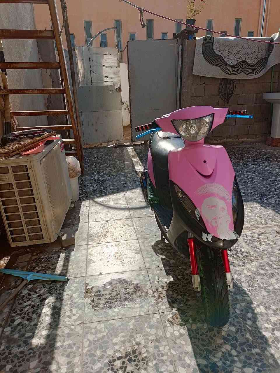 للبيع ماكس عدله كله ختم واحد نضيفه حيل كزوز رياضي كلشي شغال بيها سعر 750 وبيها مجال بكاني البصره القبله ***********
