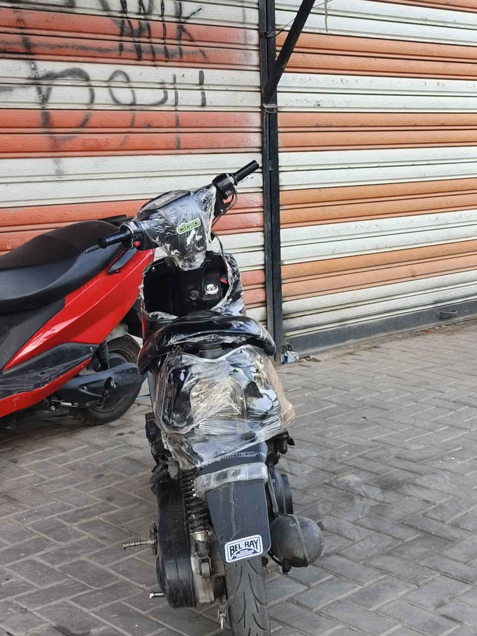 سلام عليكم للبيع دراجه ستين نوع بطه نقصها كفرات فقط هورن شغال لايت سلف هندر شغال نكره بكل وقت مكينه جديده ناعمة السعر 250 بيها مجال الاستفسار ***********
