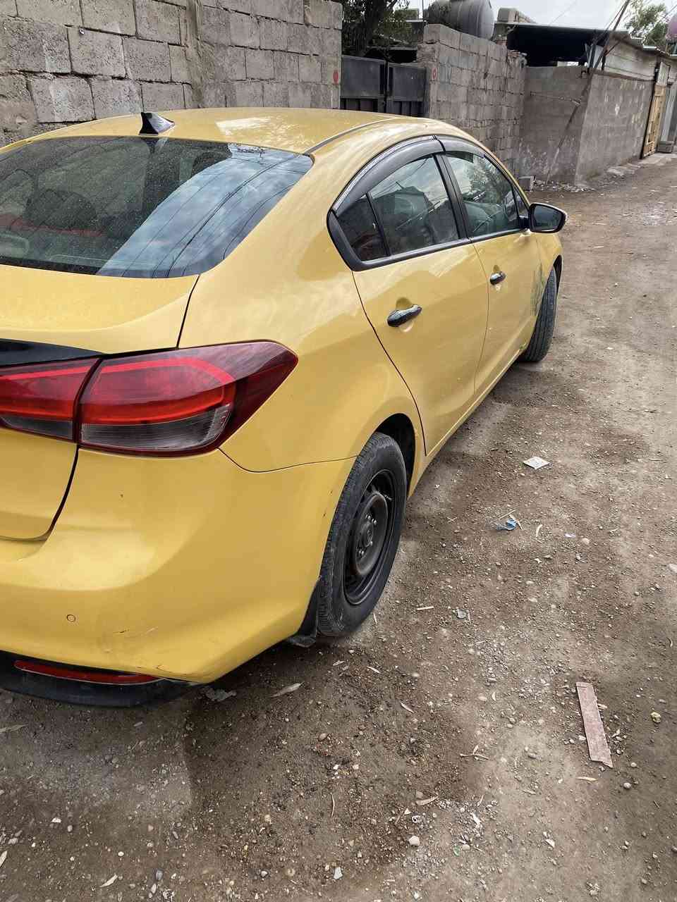 سلام عليكم سياره كيه فورتي  مديل 2018 وارد أمريكي حادثه من امريكا شبرين فوك قبق البانزين و داخل العراق واضح بل صوره بس ليبل واحد السياره هاذ رقم صاحب السارة ***********
