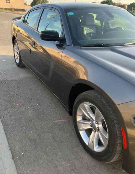 دوج جارجرsxt 2023 الاصدار الاخير 
السيارة خليجي وكالة مكفولة كفالة عامة من الدعامية الى الدعامية السيارة جديدة برغي ما مفتوح بيها 
مواصفات
تشغيل عن بعد
كاميرا خلفية + حساس خلفي 
ويل قياس 18 بدون طسه + اطارات نوع مشلن
بريك دبل بستم 
الكشنات حظن ومخليلها تلبيسه 
شاشة وسط 
ارظيات الشركة غير مستعملة + حقيبة عدة + بصمتين + كتلوكات الشركة السياره على ايدي من الشركة ماشية 33000 الف حاليا وقابلة للزيادة 
المكان ديالى المقدادية 
السعر 285
الرقم *********** بي واتساب
