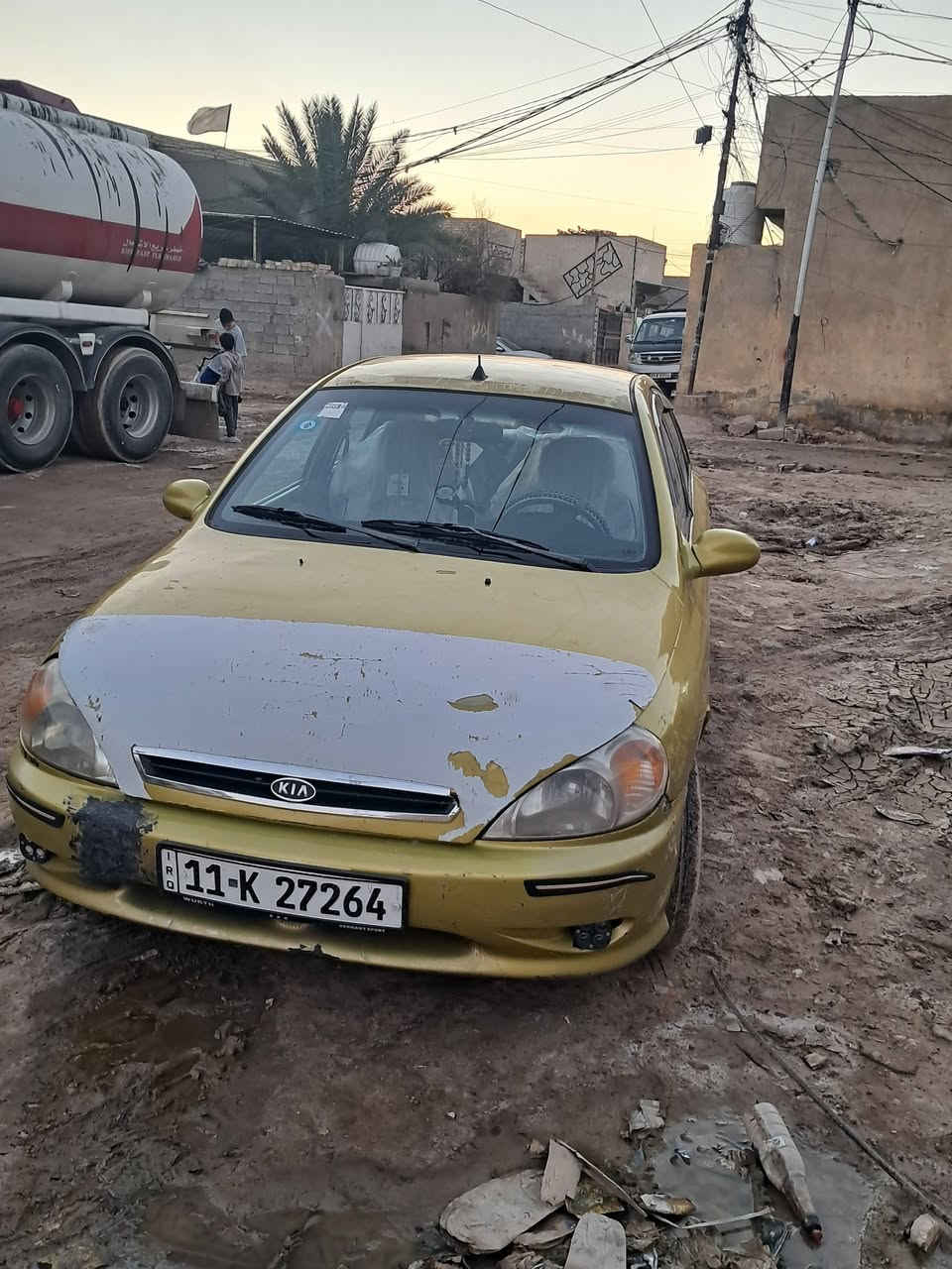 سلام عليكم شباب سياره للبيع كيه ريو موديل 2002 سياره كامله ماعوزه اي نقص رقم وسنويه جدد سياره خصوصي 
ملاحظه سياره مصبوغه جماليه فقط وبيه ضربه جاملغ أمامي صفحت السايق 
السعر 38
***********
مكان السياره بغداد المعامل
