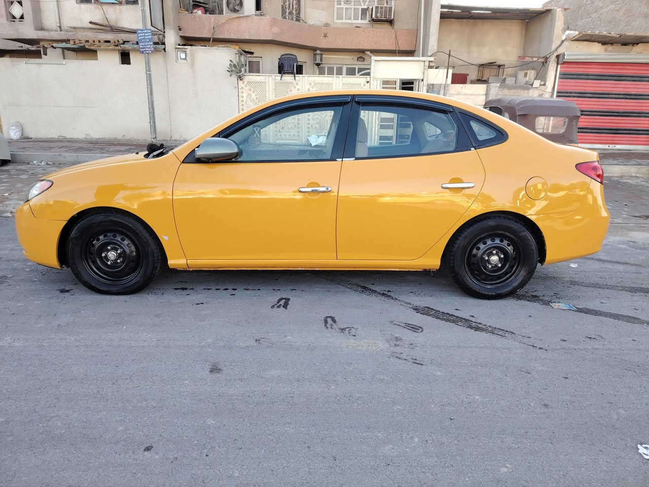 سلام عليكم للبيع انتره 2010وارد امريكي بيها جاملغ المامي صفحت اليمنه شويه بيها من ادخل بل خشم رقم جديدي بسمي محرك 2000 جديد تخم تاير جديد السعر 110  وبيها مجال سكن بغداد اللستفسار ***********
