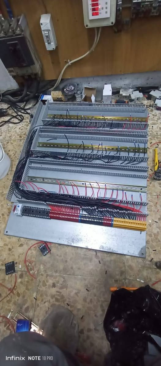 سلام عليكم احنه كادر صفيه ويارات برد داخلي وخارجي شغل نضيف درجه اوله وين ما جان نجيك الستفسار اتصل علرقم او وتساب ***********
